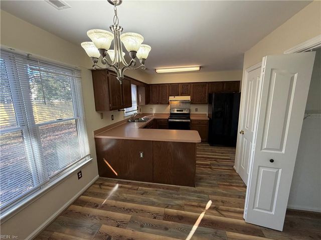 411 Campton PL, Newport News, VA 23608