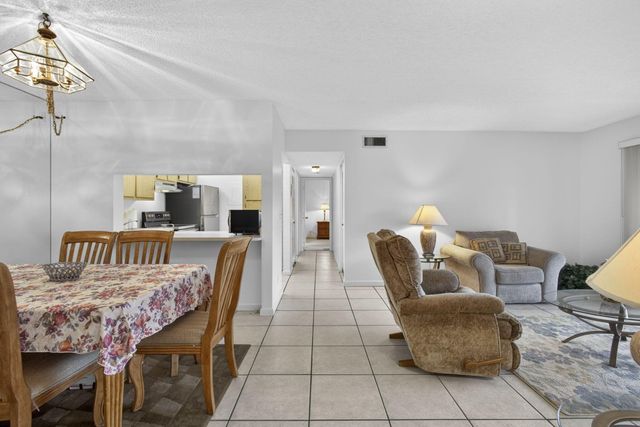 812 Sky Pine Way G1, Greenacres, FL 33415