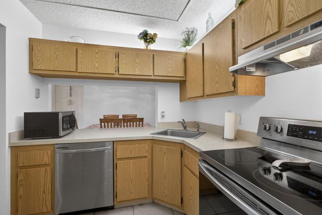 812 Sky Pine Way G1, Greenacres, FL 33415