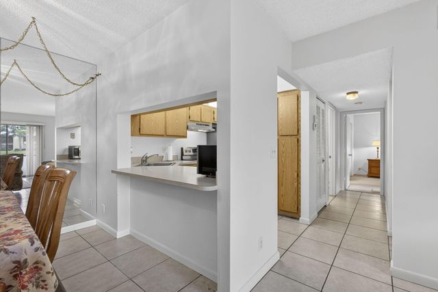 812 Sky Pine Way G1, Greenacres, FL 33415