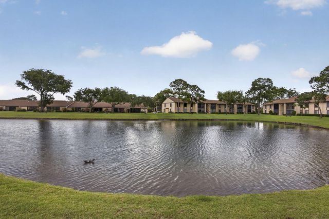 812 Sky Pine Way G1, Greenacres, FL 33415