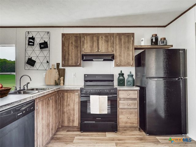 352 Trammel Road, Eddy, TX 76524