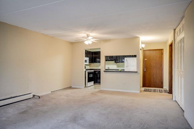 10401 Cedar Lake Road 215, Hopkins, MN 55305