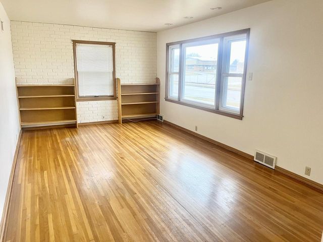 703 S 33rd STREET, Manitowoc, WI 54220