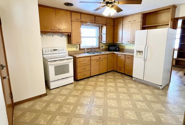 703 S 33rd STREET, Manitowoc, WI 54220