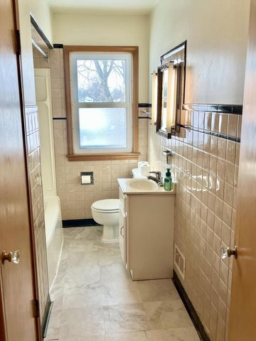 703 S 33rd STREET, Manitowoc, WI 54220