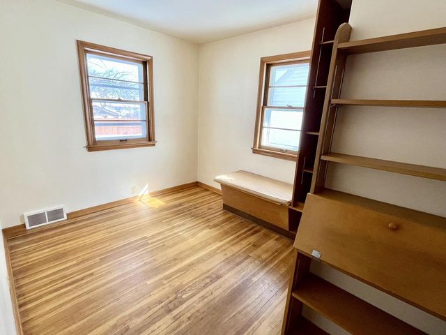 703 S 33rd STREET, Manitowoc, WI 54220