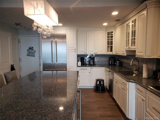 100 W Broadway 6W, Long Beach, NY 11561