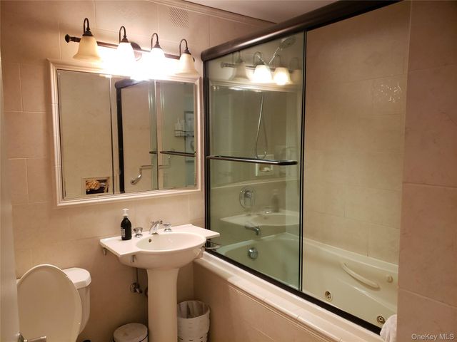 100 W Broadway 6W, Long Beach, NY 11561