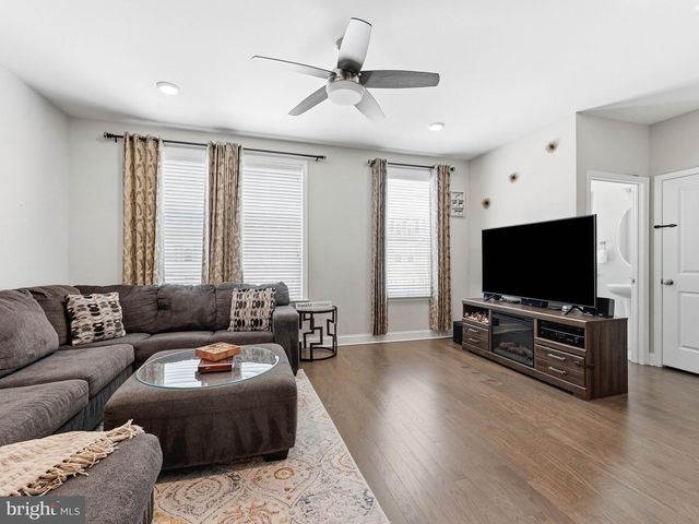 33 SULLIVAN WAY, Marlton, NJ 08053