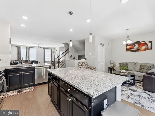 33 SULLIVAN WAY, Marlton, NJ 08053