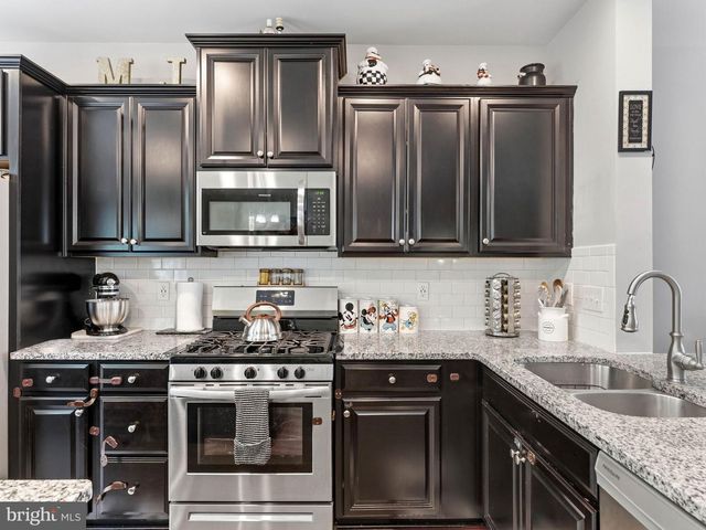 33 SULLIVAN WAY, Marlton, NJ 08053