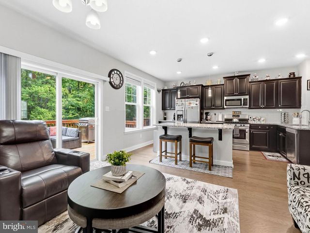 33 SULLIVAN WAY, Marlton, NJ 08053