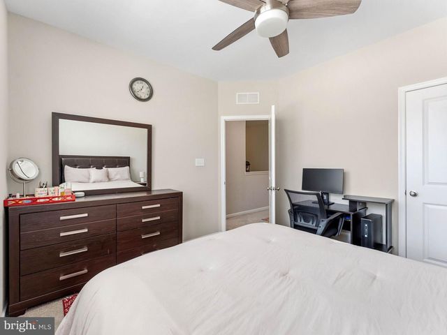 33 SULLIVAN WAY, Marlton, NJ 08053