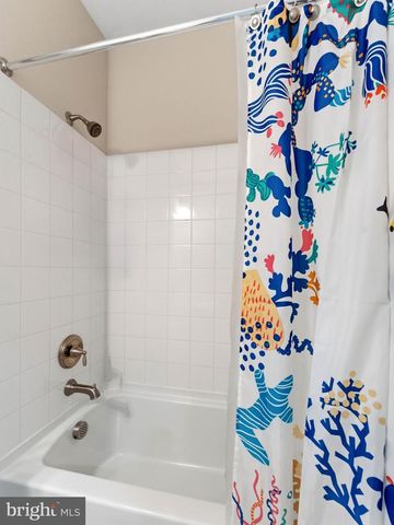 33 SULLIVAN WAY, Marlton, NJ 08053