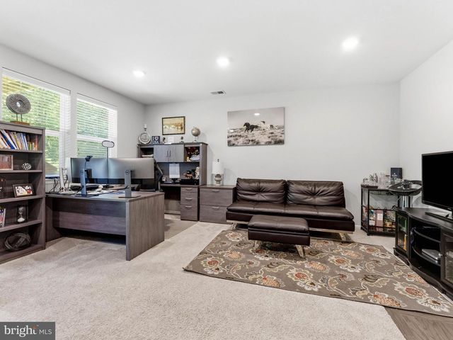33 SULLIVAN WAY, Marlton, NJ 08053