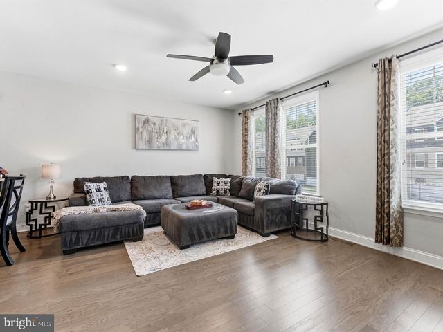 33 SULLIVAN WAY, Marlton, NJ 08053