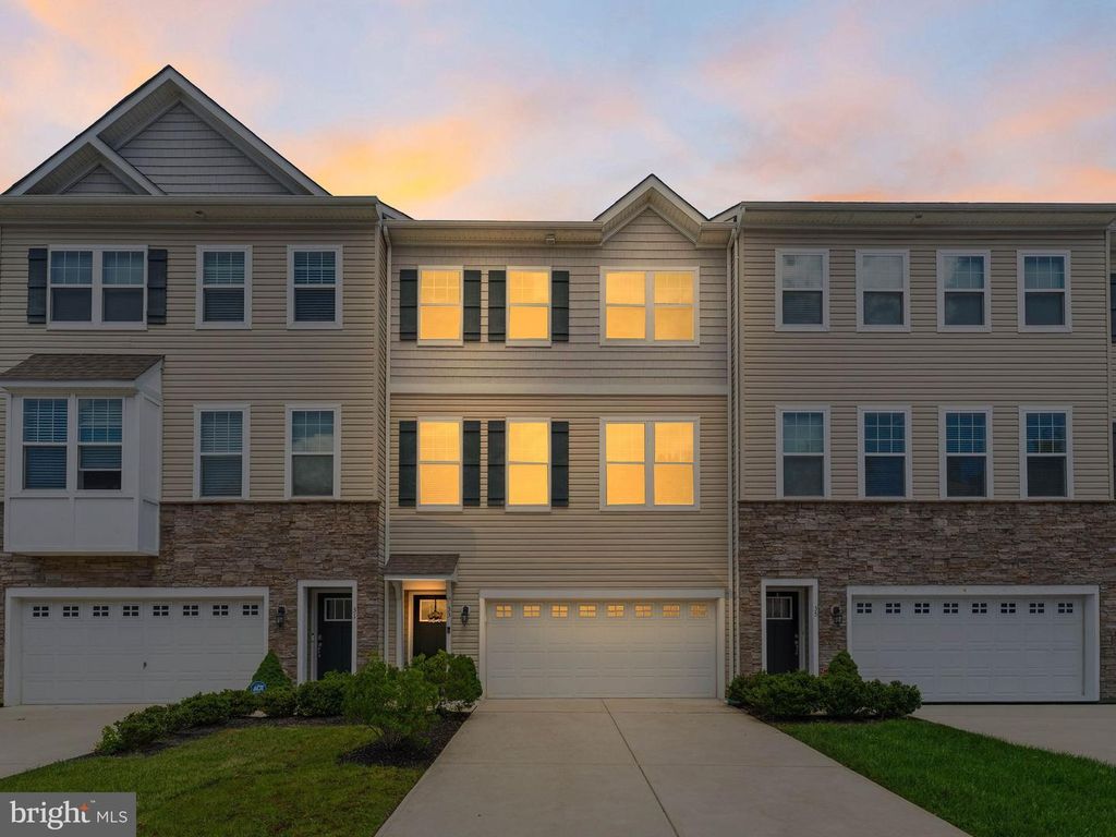 33 SULLIVAN WAY, Marlton, NJ 08053