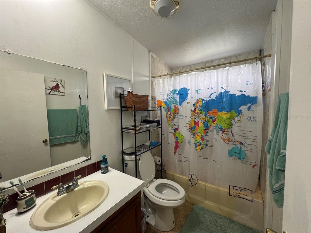 Image 18 of property listing at 1124 DARA CAY DRIVE, Kissimmee, FL 34741