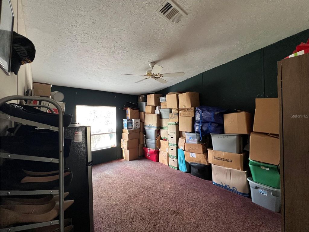 Image 19 of property listing at 1124 DARA CAY DRIVE, Kissimmee, FL 34741