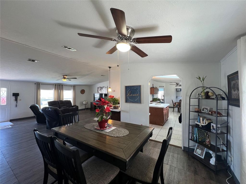 Image 8 of property listing at 1124 DARA CAY DRIVE, Kissimmee, FL 34741