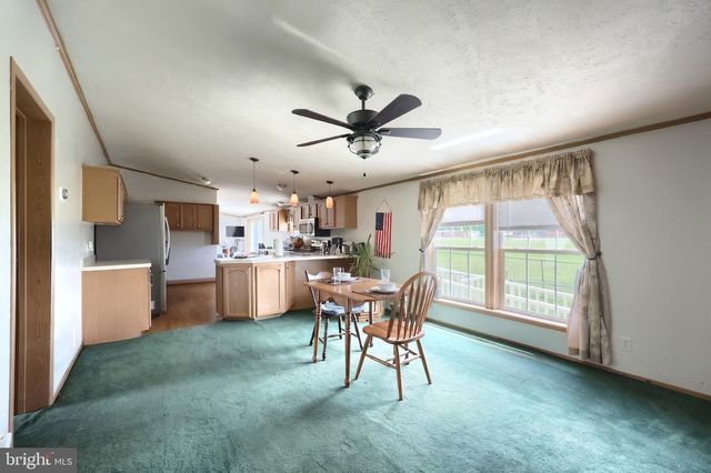 7 ELM AVE, Gettysburg, PA 17325