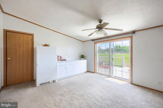 7 ELM AVE, Gettysburg, PA 17325