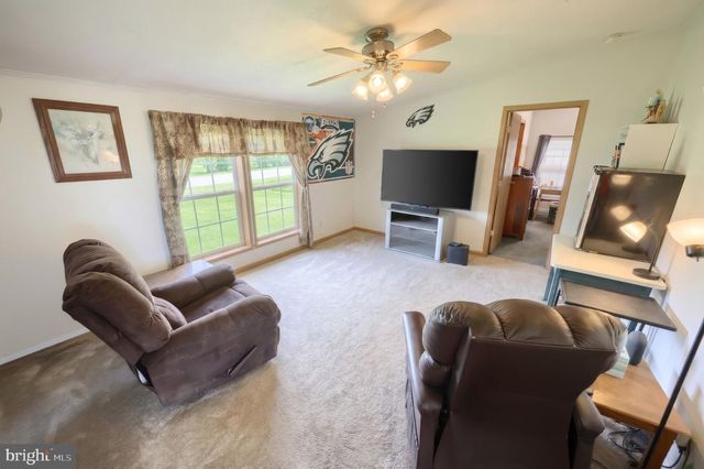 7 ELM AVE, Gettysburg, PA 17325