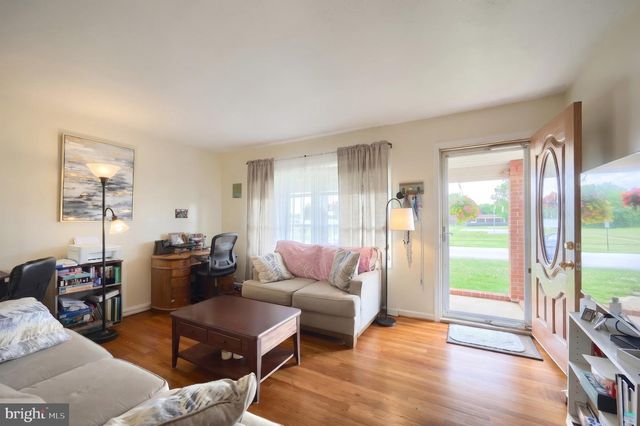 7 ELM AVE, Gettysburg, PA 17325