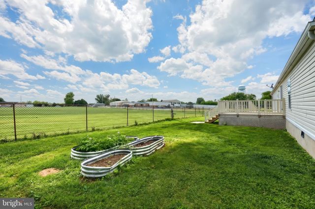 7 ELM AVE, Gettysburg, PA 17325