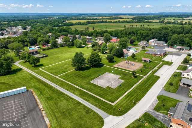 7 ELM AVE, Gettysburg, PA 17325