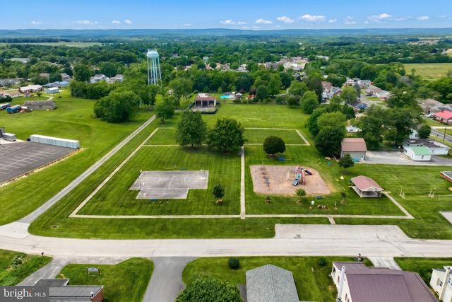 7 ELM AVE, Gettysburg, PA 17325