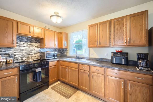 7 ELM AVE, Gettysburg, PA 17325