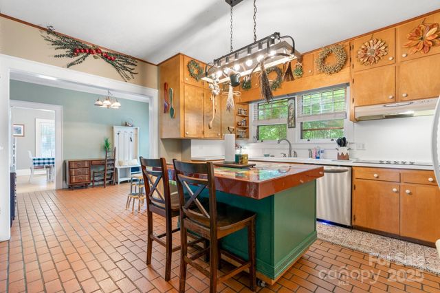 313 E Main Street, Morganton, NC 28655