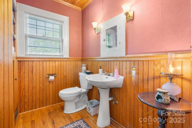 313 E Main Street, Morganton, NC 28655