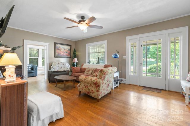 313 E Main Street, Morganton, NC 28655