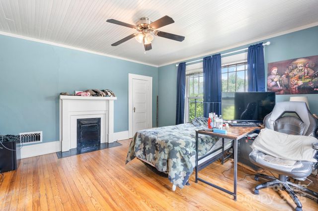 313 E Main Street, Morganton, NC 28655