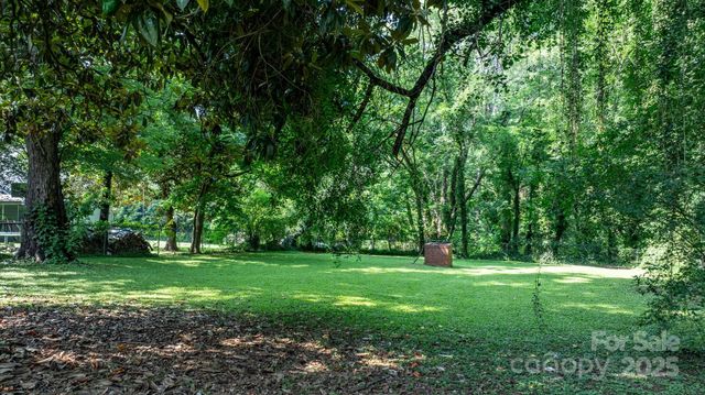 313 E Main Street, Morganton, NC 28655