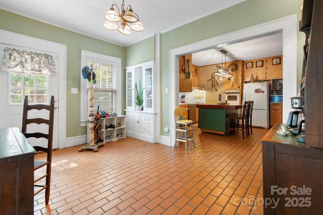 313 E Main Street, Morganton, NC 28655