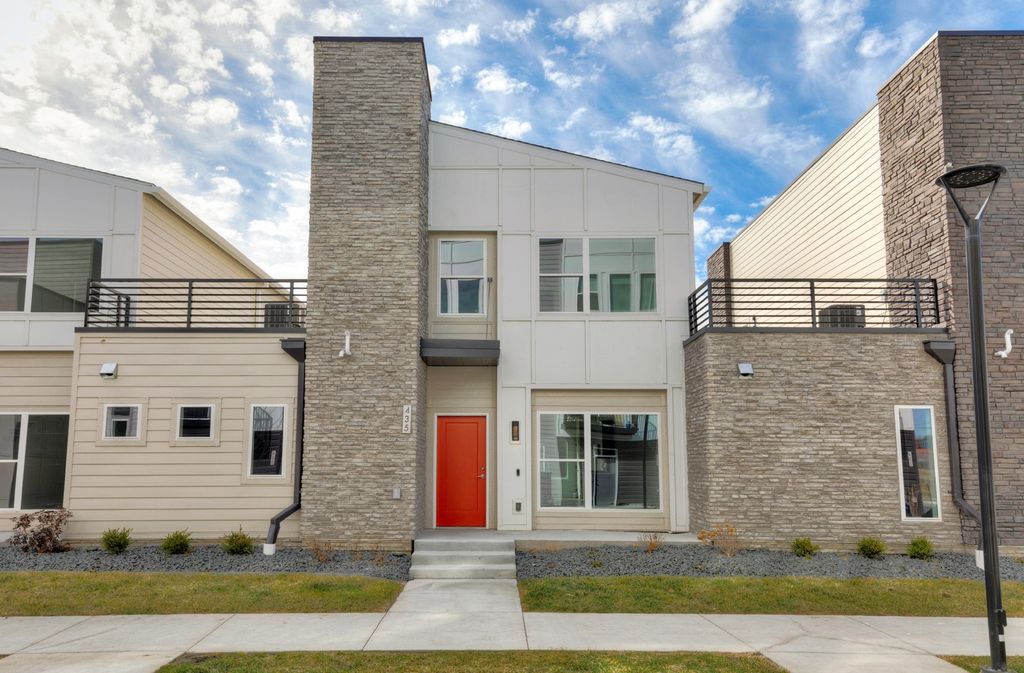 435 SW 12th Street, Des Moines, IA 50309