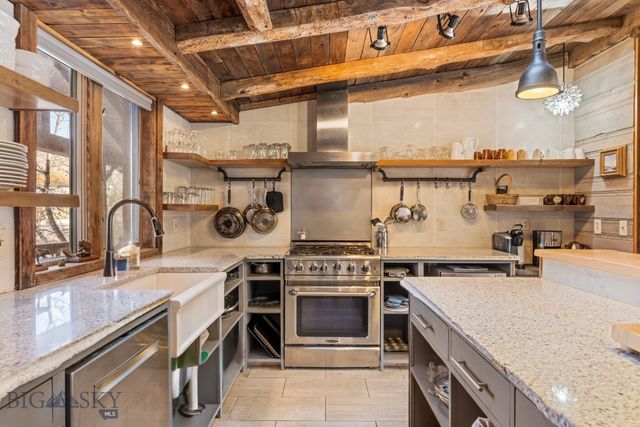 1005 Scott Street W, Gardiner, MT 59030