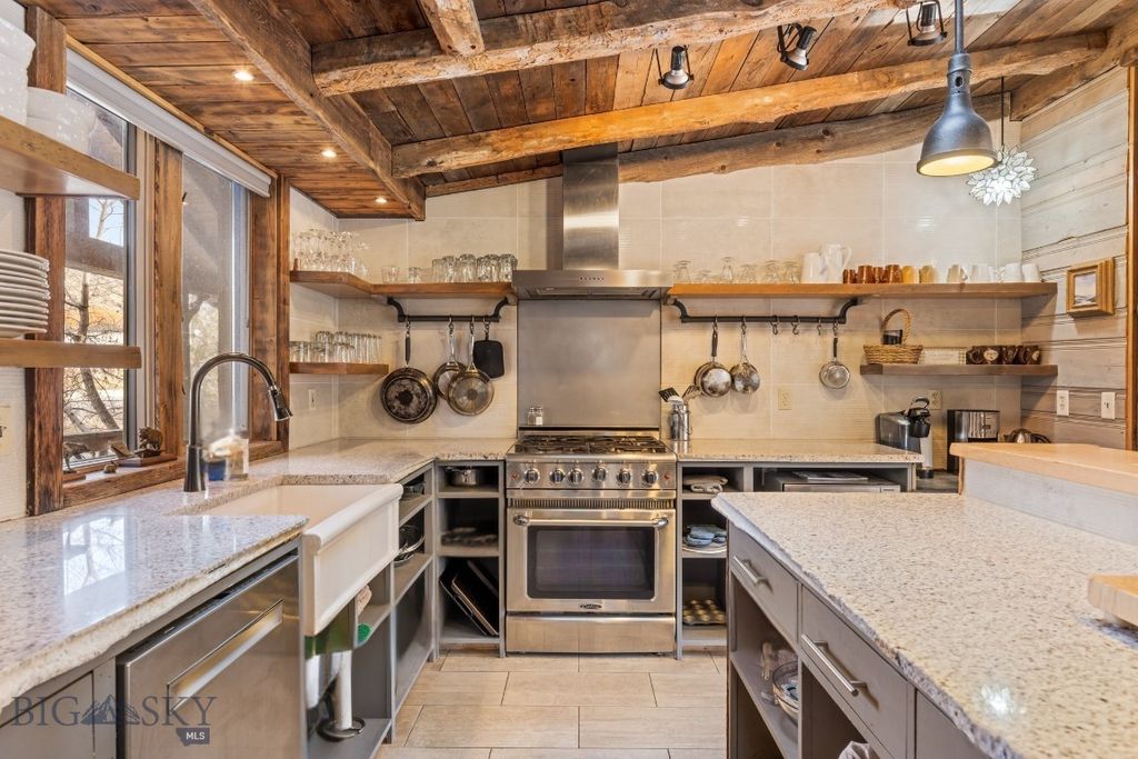 1005 Scott Street W, Gardiner, MT 59030