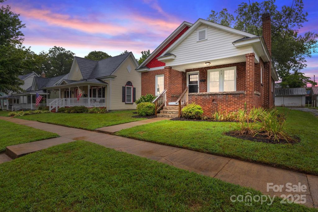 413 S Rowan Avenue, Spencer, NC 28159