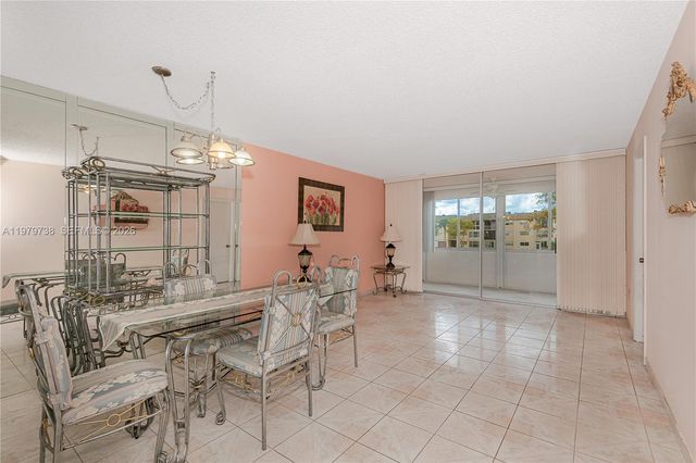 8345 Sunrise Lakes Blvd 210, Sunrise, FL 33322