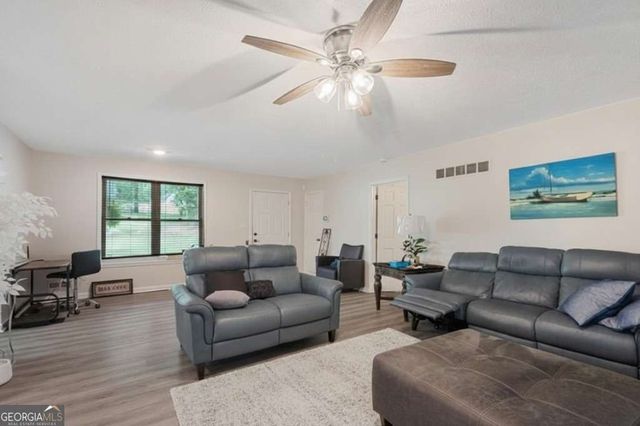 6372 Valley Dale Drive, Riverdale, GA 30274