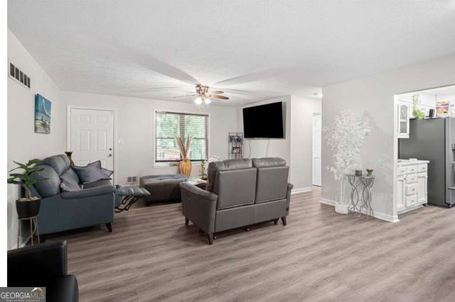 6372 Valley Dale Drive, Riverdale, GA 30274