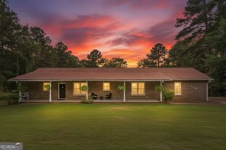 6372 Valley Dale Drive, Riverdale, GA 30274