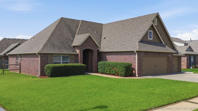 7514 E 83rd Place N, Owasso, OK 74055