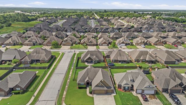 7514 E 83rd Place N, Owasso, OK 74055
