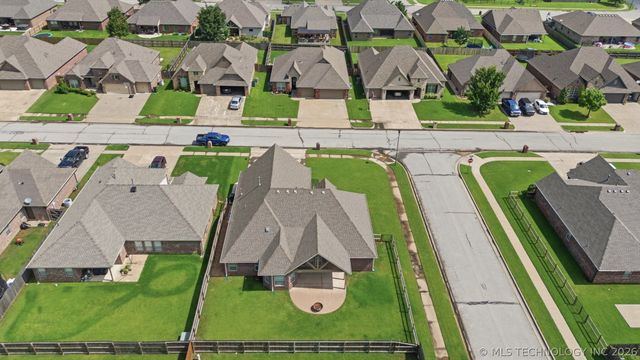 7514 E 83rd Place N, Owasso, OK 74055